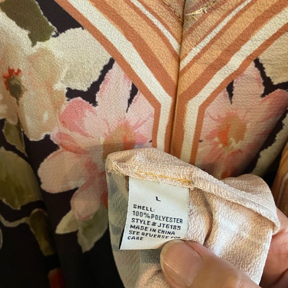 EUC Jealous Tomato Handkerchief Top - Picture 4 of 5